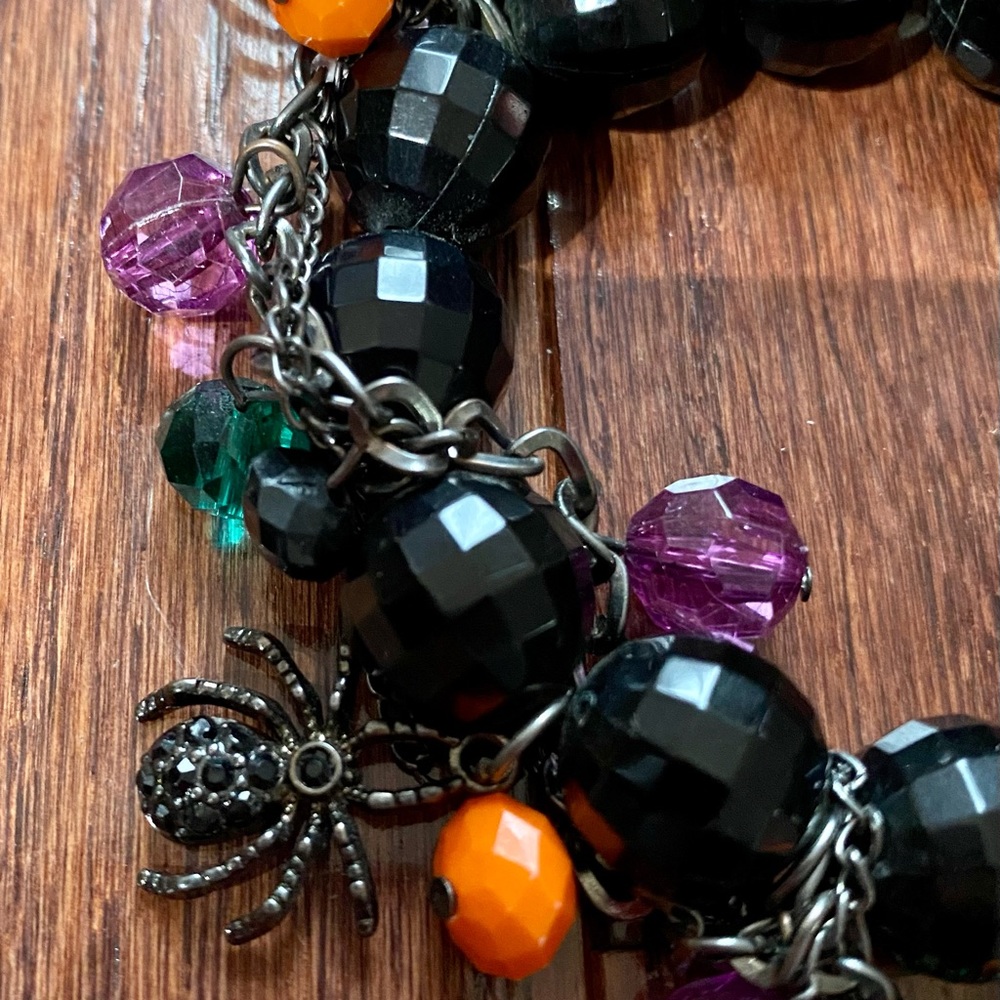Pier 1 Spider Halloween Beaded Charm Bracelet